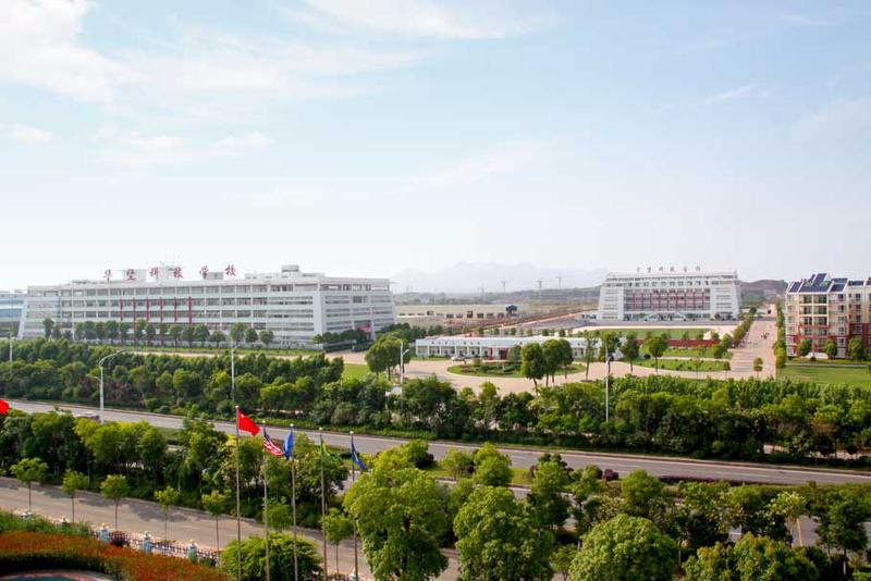 赣州华坚科技学校